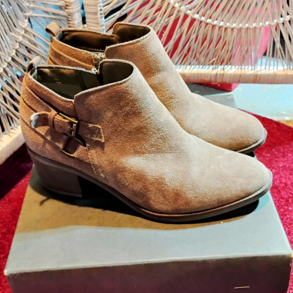 Sonoma booties zip up, block heel size 7 M gently used